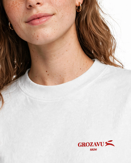 Macro of the high ribbed collar on the 200 g/m² organic tee