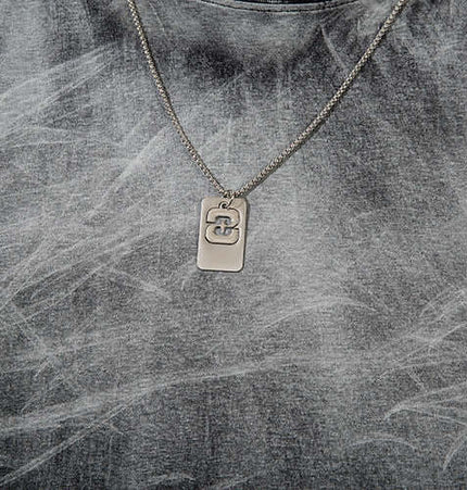 Gradient Chain Tank Top – Loose Fit featuring a distressed design and a silver chain necklace detail.