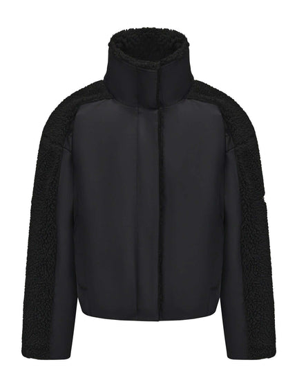Dynamic Apparel by Grozavu - Lifestyle Perspective (Pos 1)