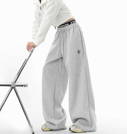 Winter Wide-Leg Pants – Relaxed Fit in gray with a loose silhouette, ideal for cozy street style during winter.