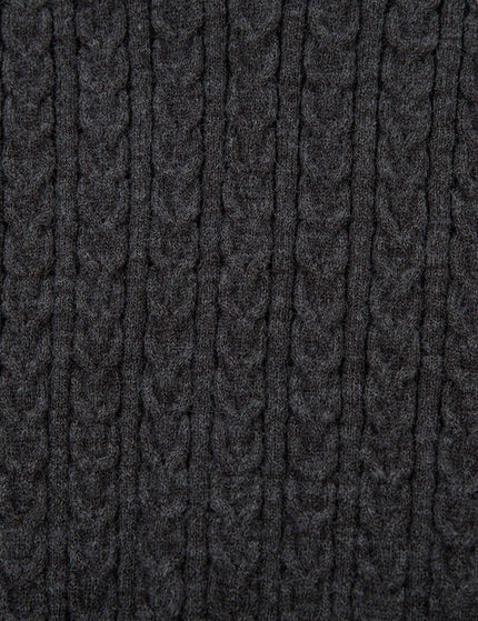 Exclusive Apparel by Grozavu - Close-up (Pos 4)