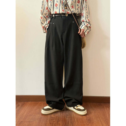Wide Leg Straight Casual Pants – Loose Fit worn with a floral shirt and sneakers, styled for relaxed street fashion.