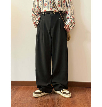 Wide Leg Straight Casual Pants – Loose Fit worn with a floral shirt and sneakers, styled for relaxed street fashion.