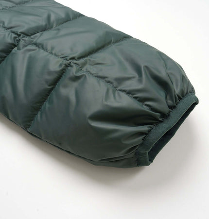 Color-Block Down Jacket – Loose Fit sleeve detail in green with quilted design
