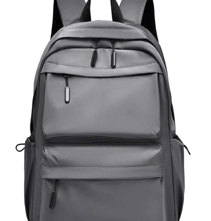 Rucsac cu curea ajustabilă și multiple buzunare