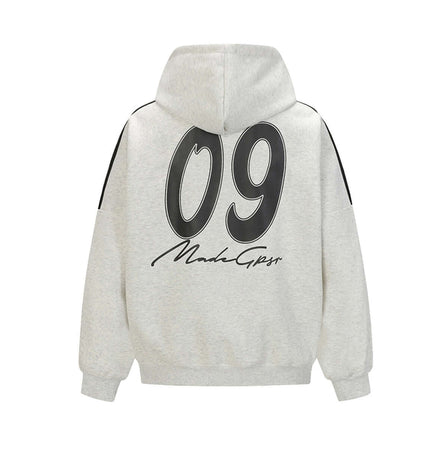 Casual Pullover Sports Hoodie - Relaxed Fit featuring a sporty design with '09' on the back in stylish lettering.