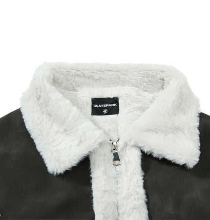 Street Style Cotton Jacket – Loose Fit with fur-lined collar and zipper detail, showcasing a modern casual look.