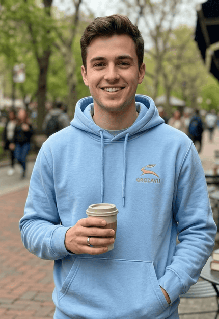 @GrozavuCustomer che indossa la <a href="/it-gb/collections/mens-hoodies" title="Felpe da uomo">Felpa</a> in Francia