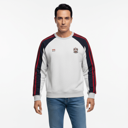 Man wearing a National Trend Retro Stripe Loose Shirt with bold stripes and relaxed fit.