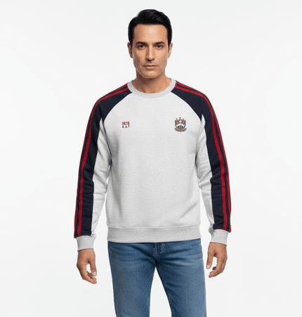 Man wearing a National Trend Retro Stripe Loose Shirt with bold stripes and relaxed fit.