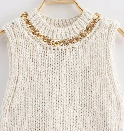 Asymmetrical Chain Knit Tank Top – Slim Fit featuring a gold chain detail and textured knitted fabric.