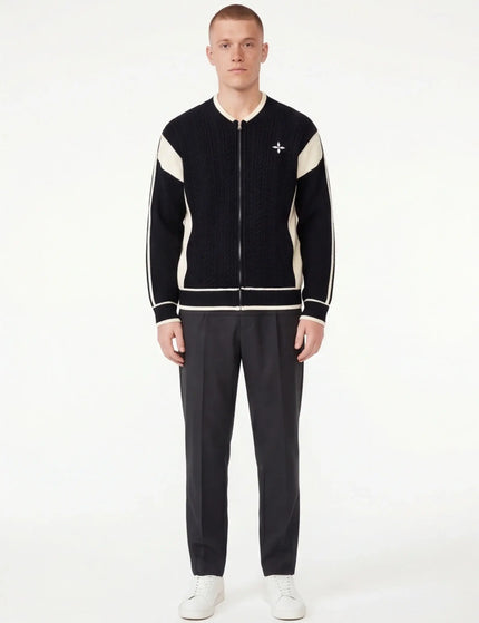 Essential Apparel by Grozavu - Lifestyle Perspective (Pos 1)
