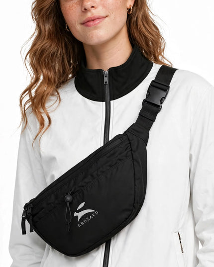 Two-way zip detail on the 12 L water-repellent day bag