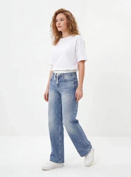 Jeans Elevados – con Textura Premium y Diseño Arquitectónico