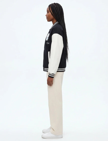 Elevated Apparel by Grozavu - Lifestyle Perspective (Pos 8)
