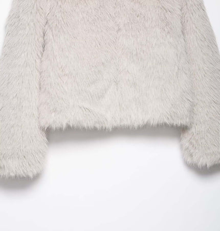 Faux Fur Zipper Coat – Elegant Fit showcasing a plush gray fur texture and a chic collar design.