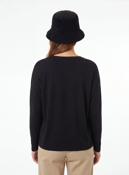 Versatile Hat – with a Silk-Like Touch for Everyday Elegance