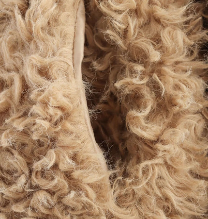 Close-up of the soft fur texture of the Collar Fur One-Piece Coat – Regular Fit, showcasing its luxury and comfort.
