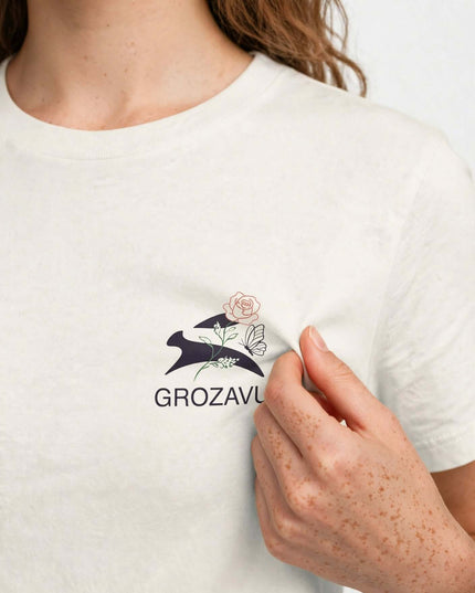 Logo macro on the Natural straight-cut cotton tee