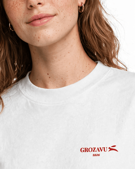 Macro of the high ribbed collar on the 200 g/m² organic tee