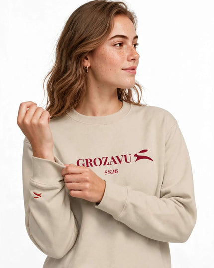Sleeve detail on the Desert Dust 350 g/m² brushed fleece crewneck