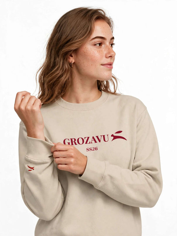 Sleeve detail on the Desert Dust 350 g/m² brushed fleece crewneck