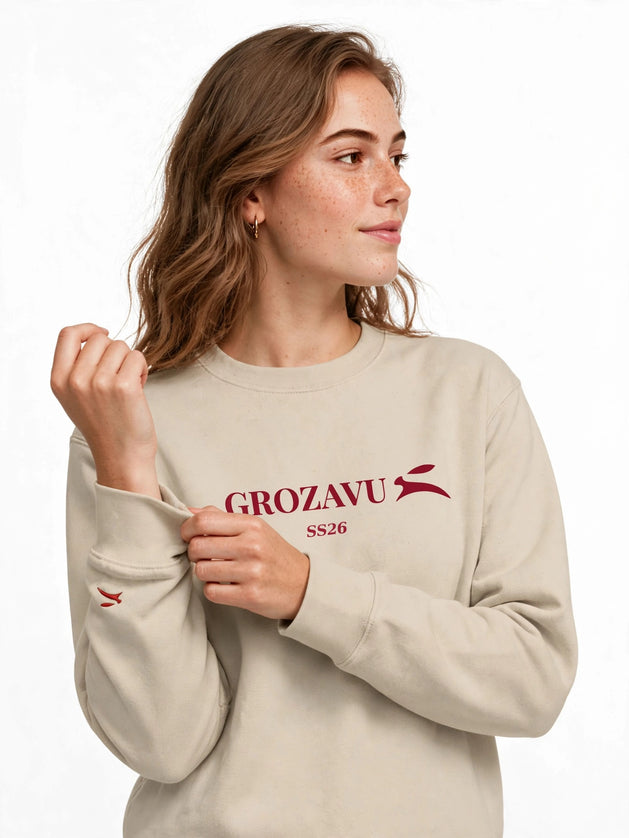 Sleeve detail on the Desert Dust 350 g/m² brushed fleece crewneck