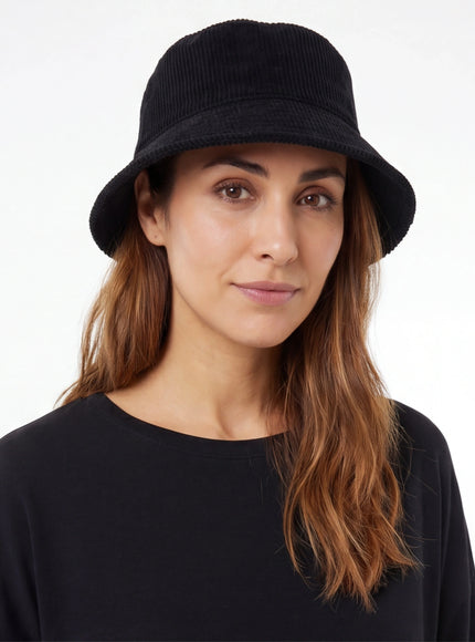 Versatile Hat – with a Silk-Like Touch for Everyday Elegance