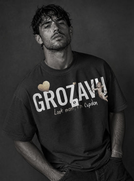 La T-shirt Grafica in Cotone Egiziano di Grozavu