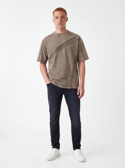 T-Shirt Dinamica – in Materiale Ultra-Morbido con Attitudine Streetwear