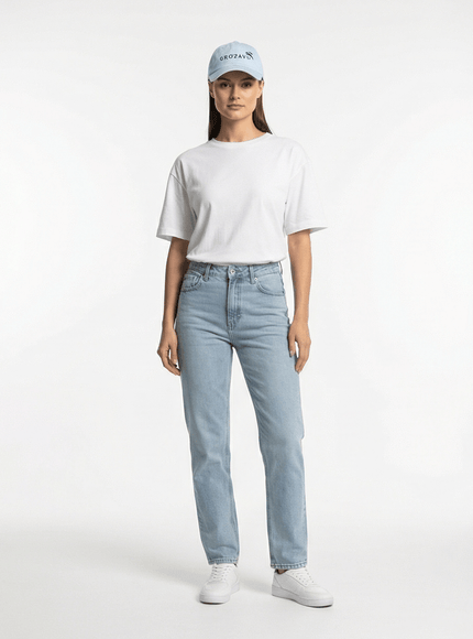 AI-generated photoshoot [sp:cmnq2w38e00rsgl27bp9k7hvd]