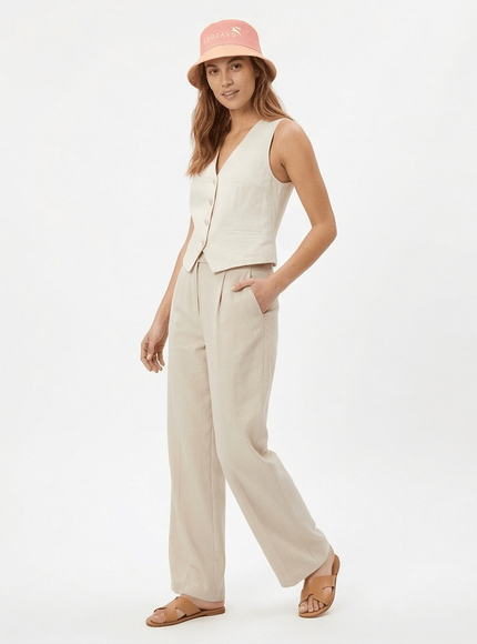 AI-generated photoshoot [sp:cmnph0ubo00nagl27wyha6m9u]