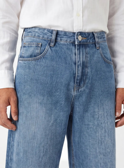 Jeans Urbanos – de Material Sostenible para una Elegancia Diaria