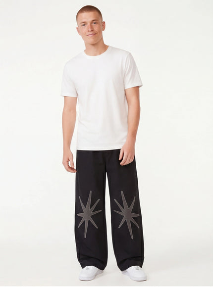 Pantalones técnicos con patrón imprescindibles