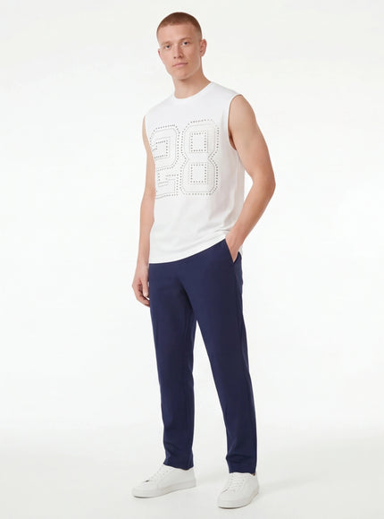 Verfeinertes Tanktop – mit matter Oberfläche und architektonischem Design