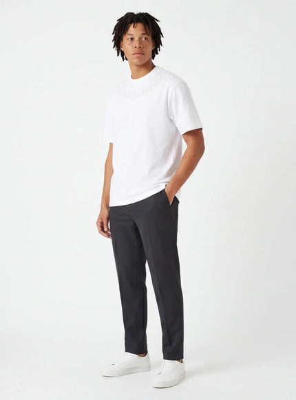 Makelloses T-Shirt – aus luxuriösem Twill für eine mutige Silhouette