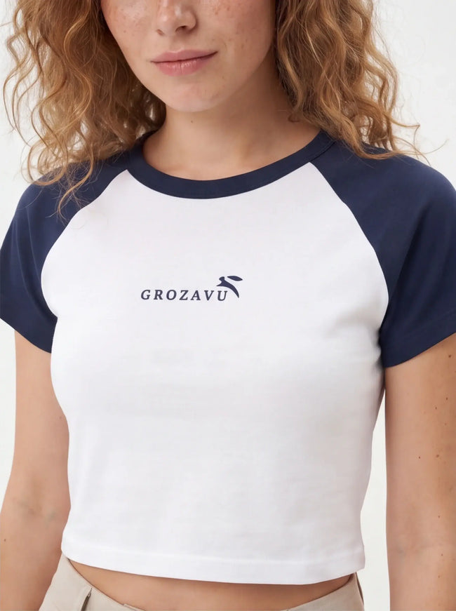 Crop Top Minimalista – in Tessuto Denso in Edizione Limitata