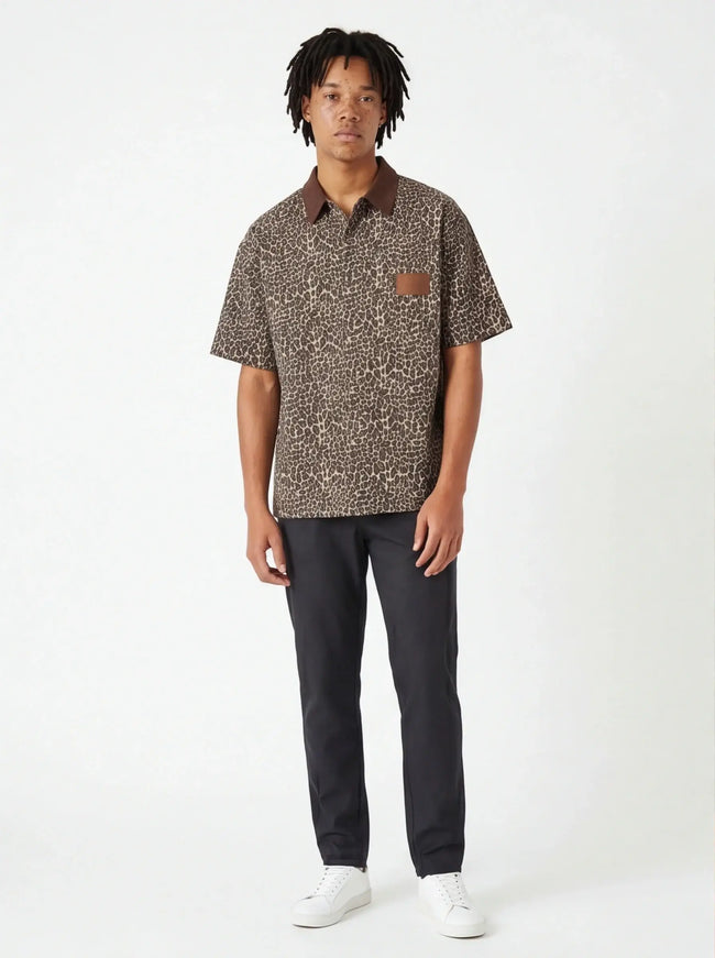 Exklusives Poloshirt – aus ägyptischer Baumwolle mit architektonischem Design