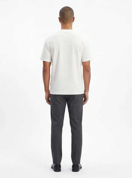 Avantgarde T-Shirt – mit seidenartigem Griff und architektonischem Design
