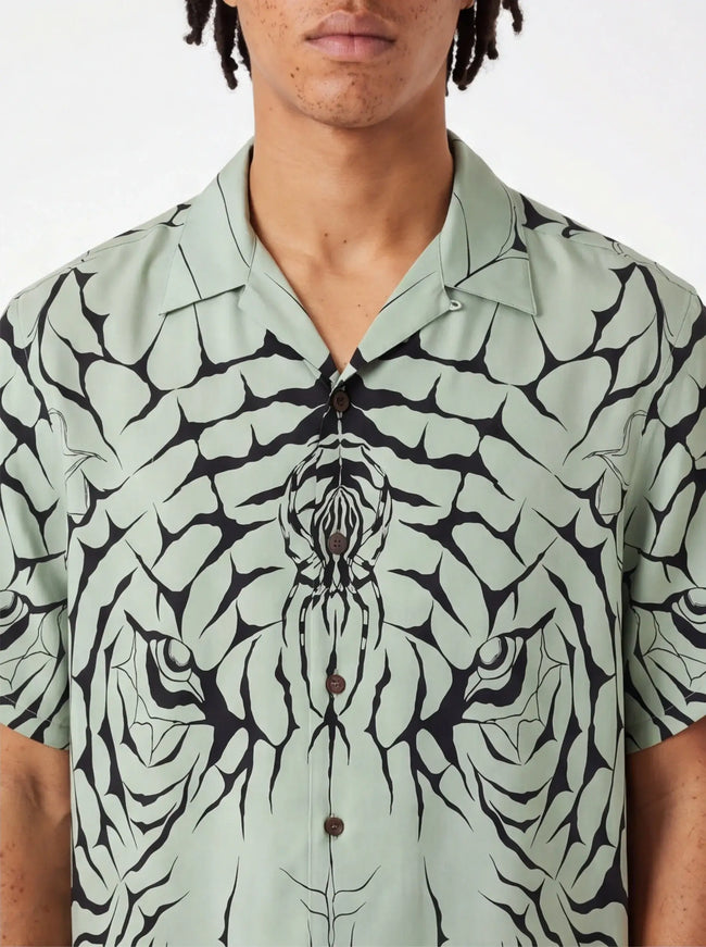 Makelloses T-Shirt – mit seidenartigem Griff für eine mutige Silhouette
