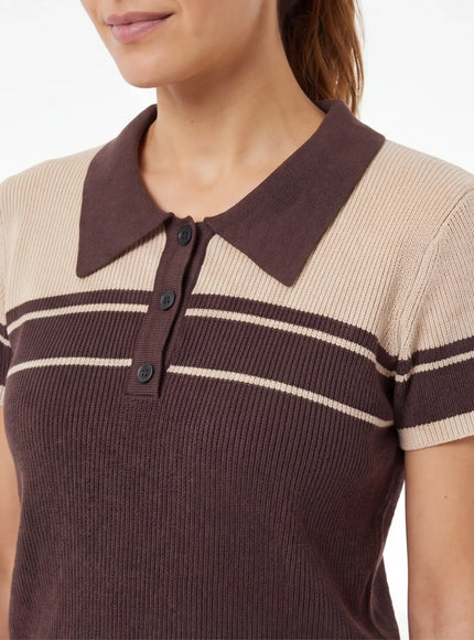 Vêtements Élevés – en Tissage Dense avec des Détails Raffinés