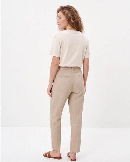 Tailored Monochrome Tee Vintage White — close-up of collar ribbing and GOTS certified cotton fabric texture