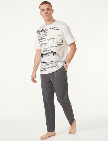 Minimalist T-Shirt by Grozavu - Studio Focus (Pos 12)