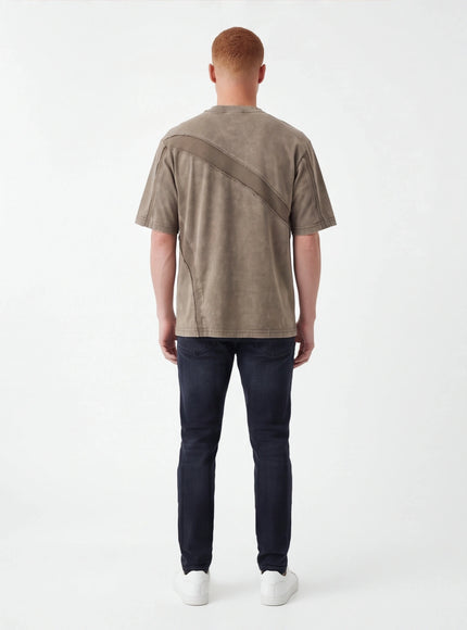 T-Shirt Dinamica – in Materiale Ultra-Morbido con Attitudine Streetwear