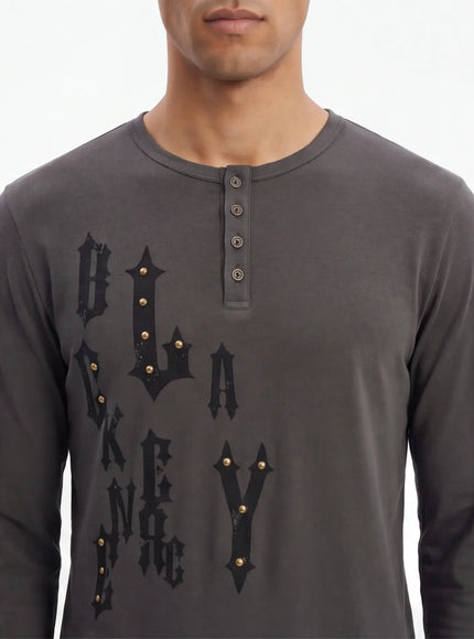 T-Shirt Avant-Garde – en Matériau Durable avec des Détails Raffinés
