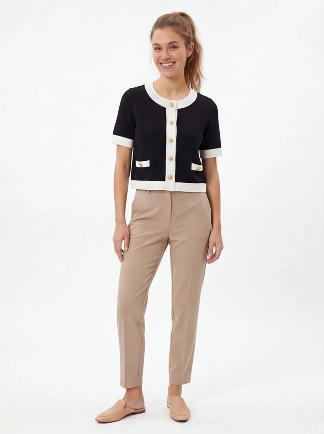 Pull tricoté contrasté à coupe parfaite