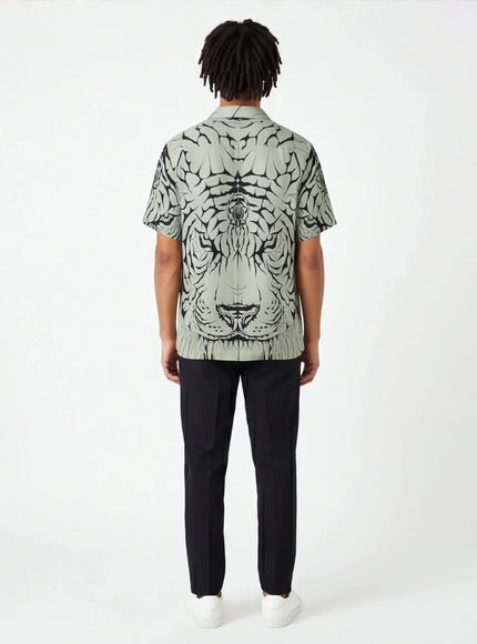 Camiseta Impecable – con un Toque Similar a la Seda para una Silueta Audaz