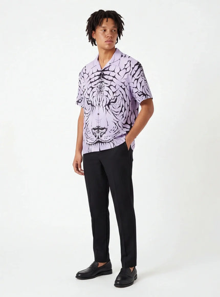 Camiseta Impecable – con un Toque Similar a la Seda para una Silueta Audaz