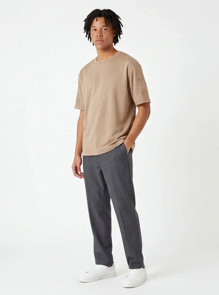 Tricou urban-chic – cu o atingere asemănătoare mătăsii pentru o estetică urbană