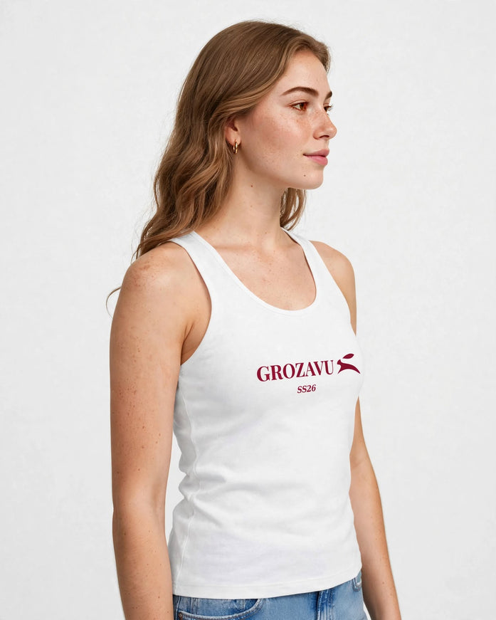 Side profile of the white 142 g/m² side-seamed cotton tank top